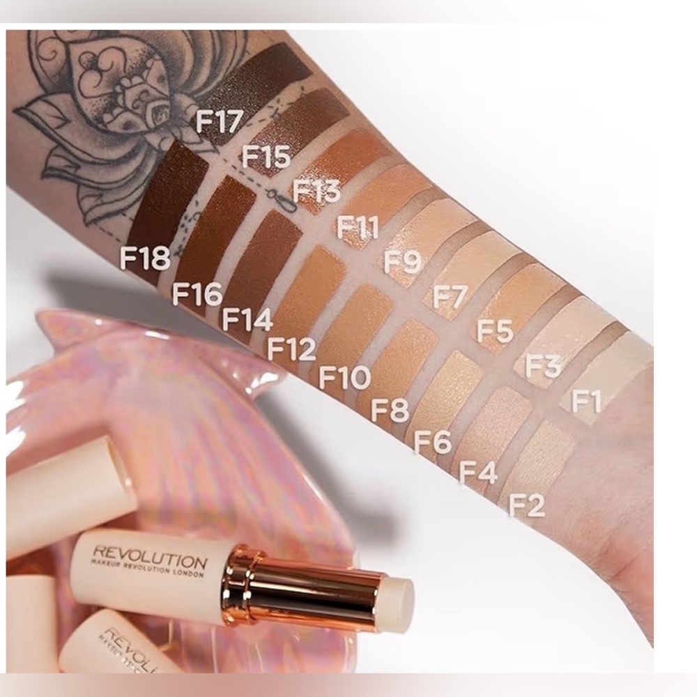 Makeup Revolution London Revolution Foundation F1 – New Sealed - Picture 2 of 3